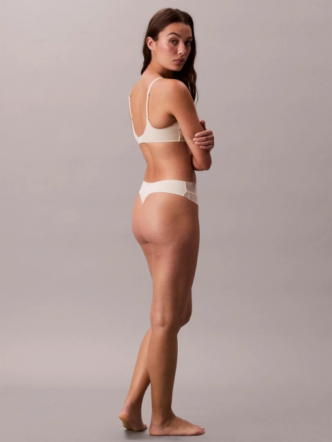 Dámská tanga Calvin Klein QF8444/YAE(5)