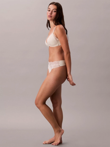 Dámská tanga Calvin Klein QF8444/YAE(4)