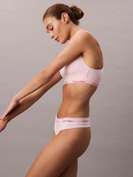 Dámská tanga Calvin Klein QF8518/TFF(5)