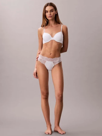 Dámská tanga Calvin Klein QF8444/YC7